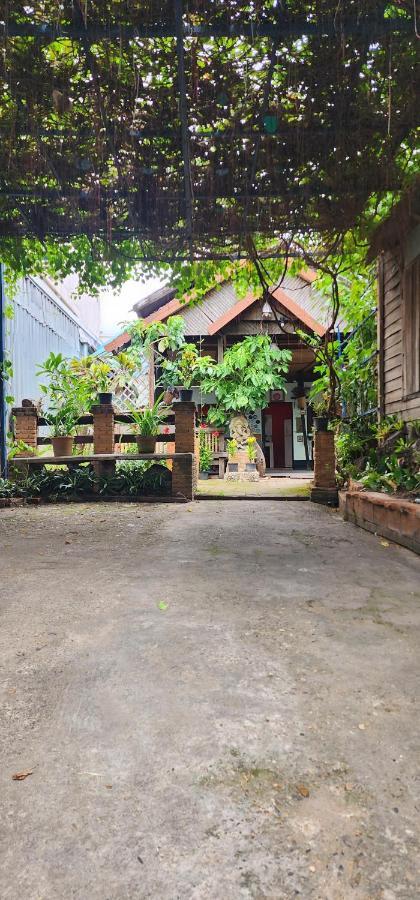 Cozy Nest Cnx Hostel Chiang Mai Luaran gambar