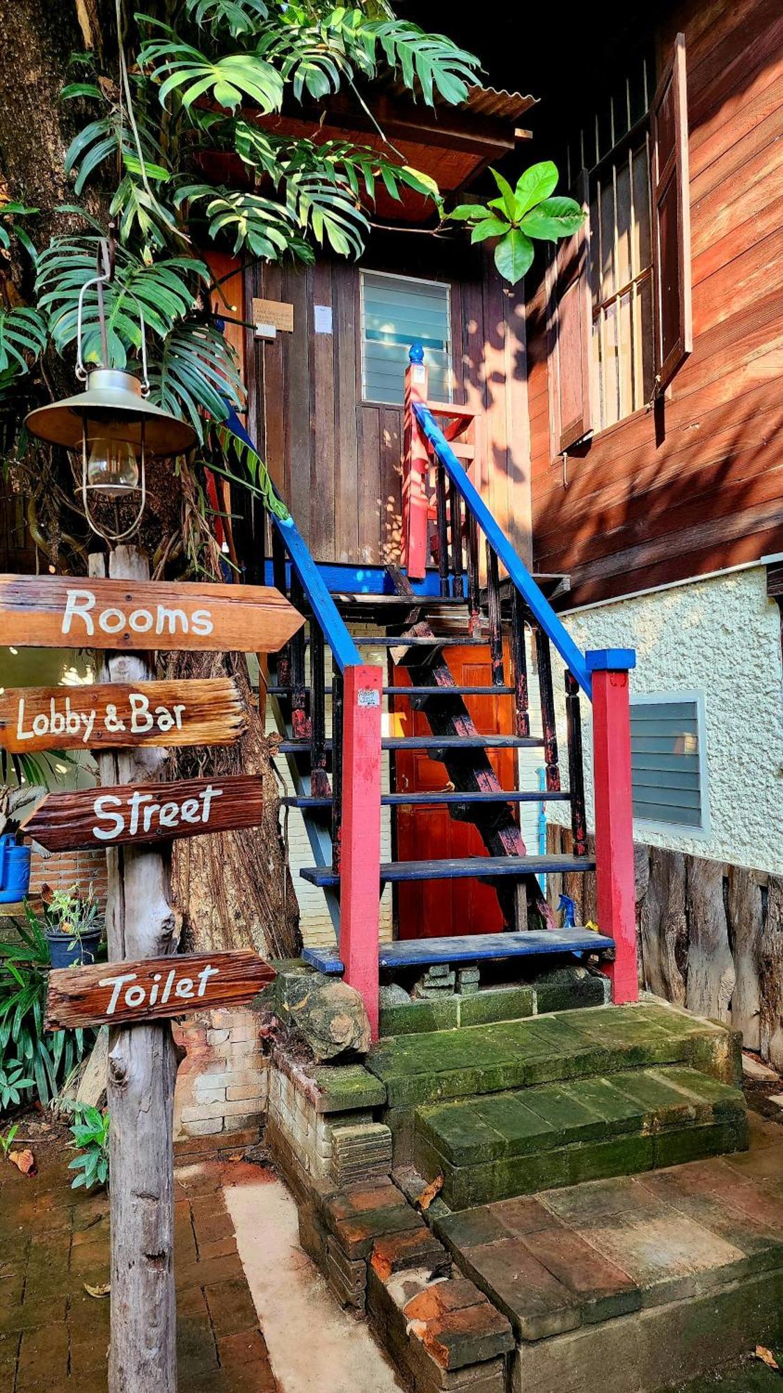 Cozy Nest Cnx Hostel Chiang Mai Luaran gambar